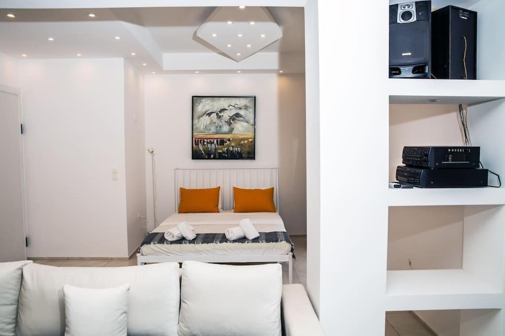 Seafront Central Apt In Lavrio Apartment Екстериор снимка