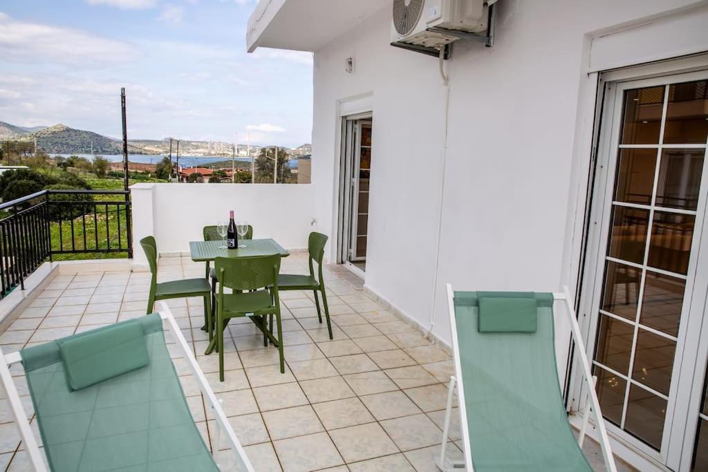 Seafront Central Apt In Lavrio Apartment Екстериор снимка