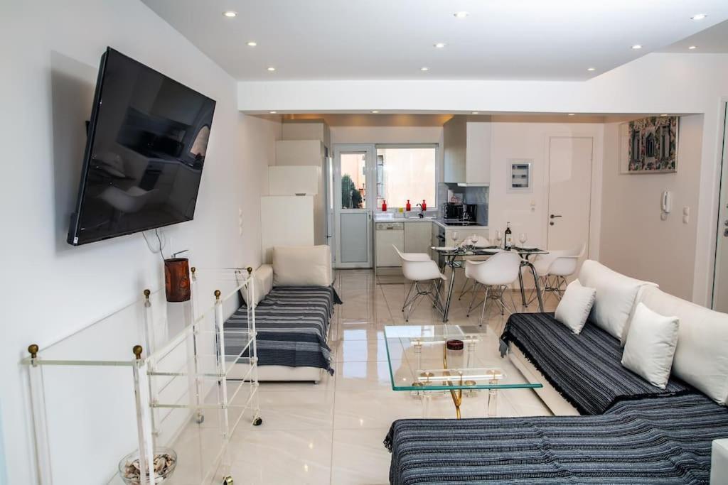 Seafront Central Apt In Lavrio Apartment Екстериор снимка