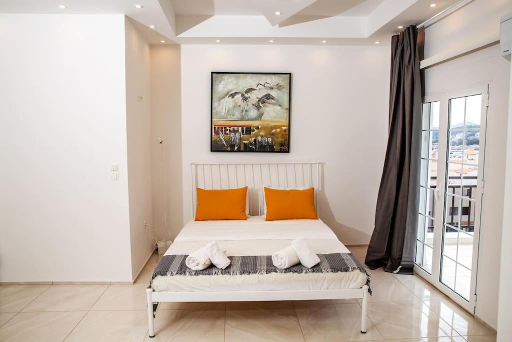 Seafront Central Apt In Lavrio Apartment Екстериор снимка
