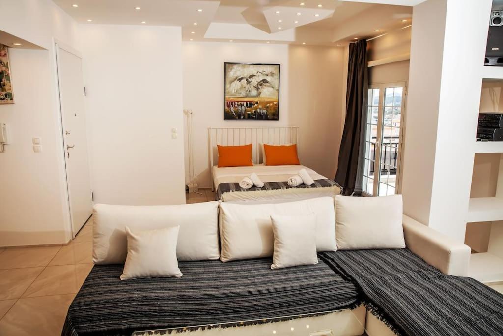 Seafront Central Apt In Lavrio Apartment Екстериор снимка