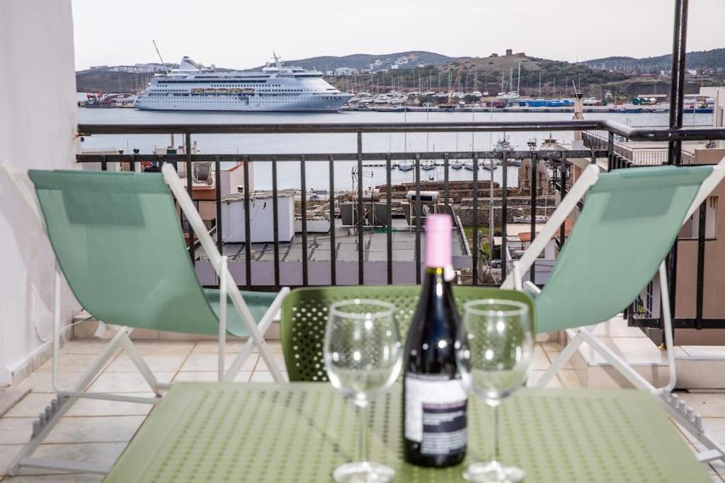 Seafront Central Apt In Lavrio Apartment Екстериор снимка