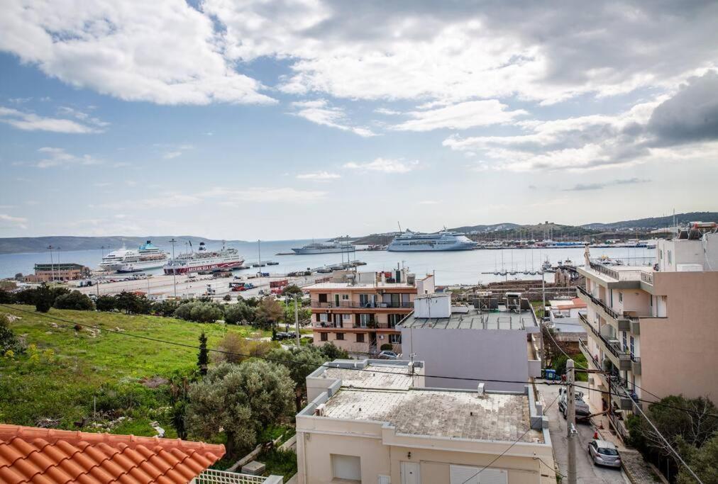 Seafront Central Apt In Lavrio Apartment Екстериор снимка