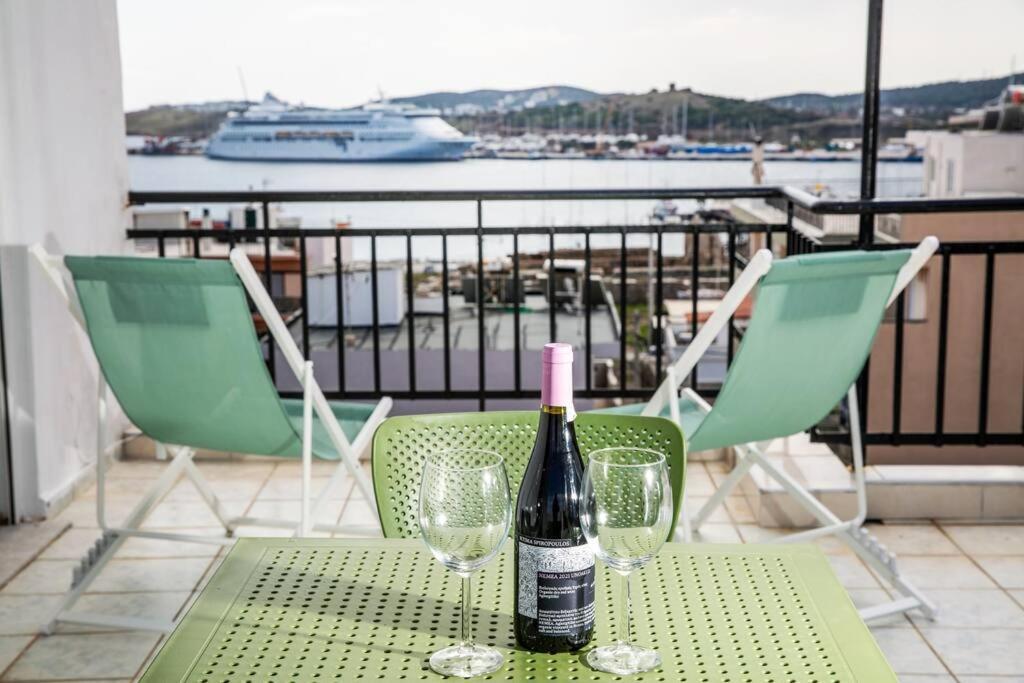 Seafront Central Apt In Lavrio Apartment Екстериор снимка